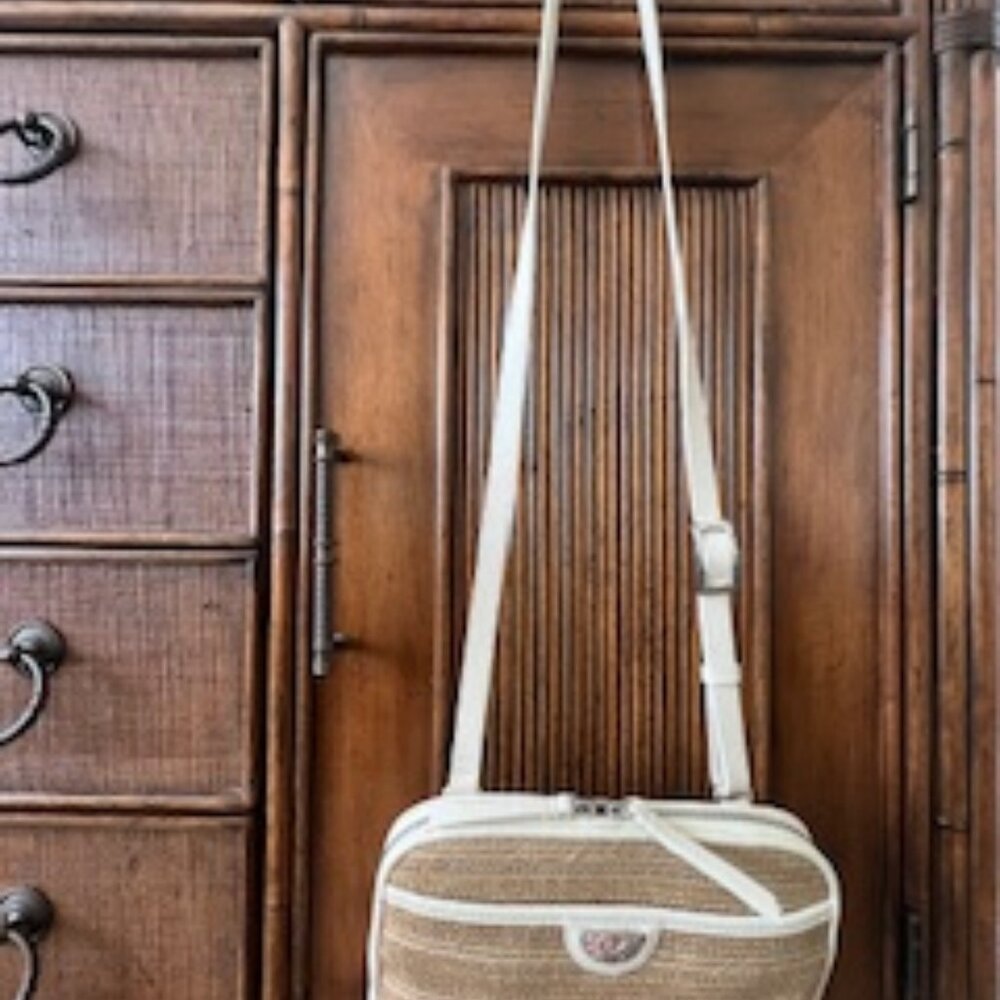 BRIGHTON - STRAW-LEATHER ORGANIZER - WHITE-WHEAT. USED VERY GOOD CONDITION